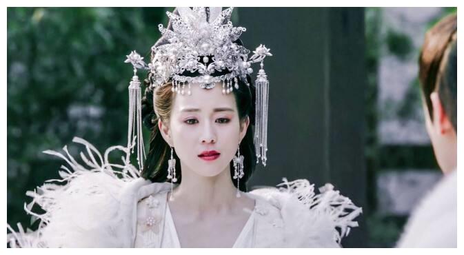 素雅别致的银白流苏美人:锦觅不是最美天仙,素锦胭脂更是惊艳
