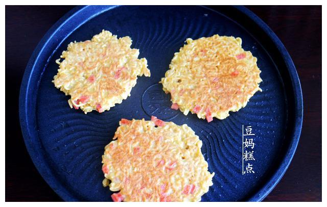 何炅老师分享的,方便面新吃法,简单好吃,给家人换换口味