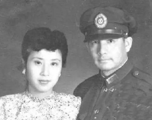 张灵甫死后,他的妻子王玉龄去哪了?为了他,终身不再嫁|王玉龄|张灵甫|终身_新浪新闻
