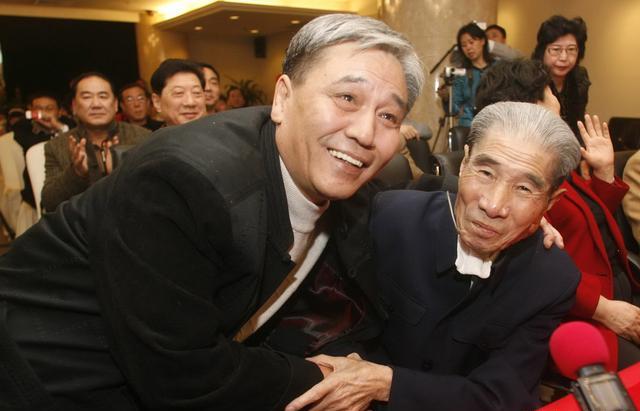 这是相声的黄金时代,侯宝林,刘宝瑞,常宝堃,都是宝字辈的名演员.