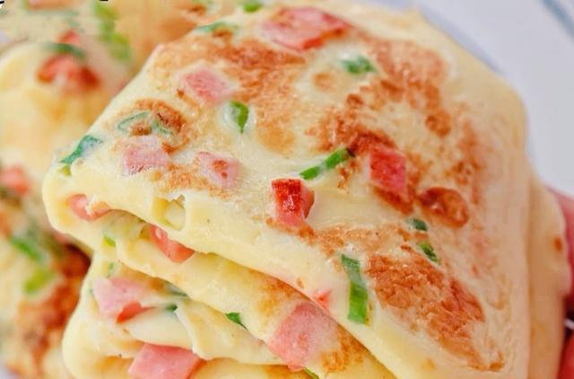牛奶火腿鸡蛋饼(教你一道营养美味的鸡蛋饼做的).