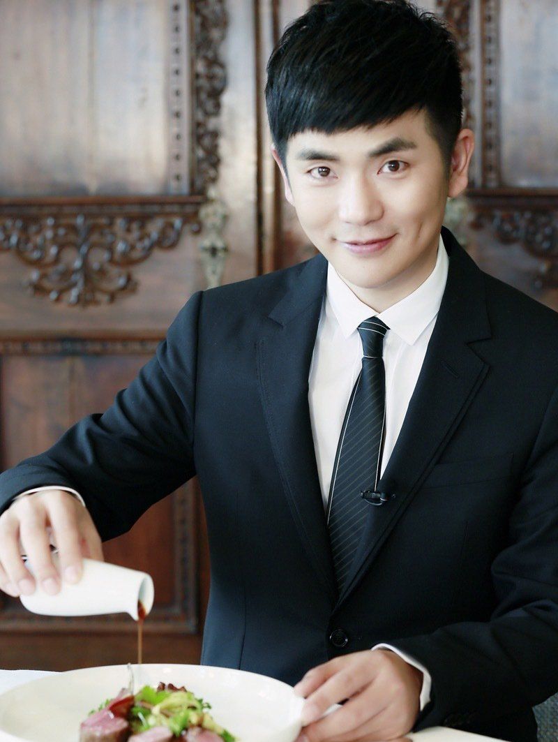 温太医张小龙高清写真尽显优雅贵族质感