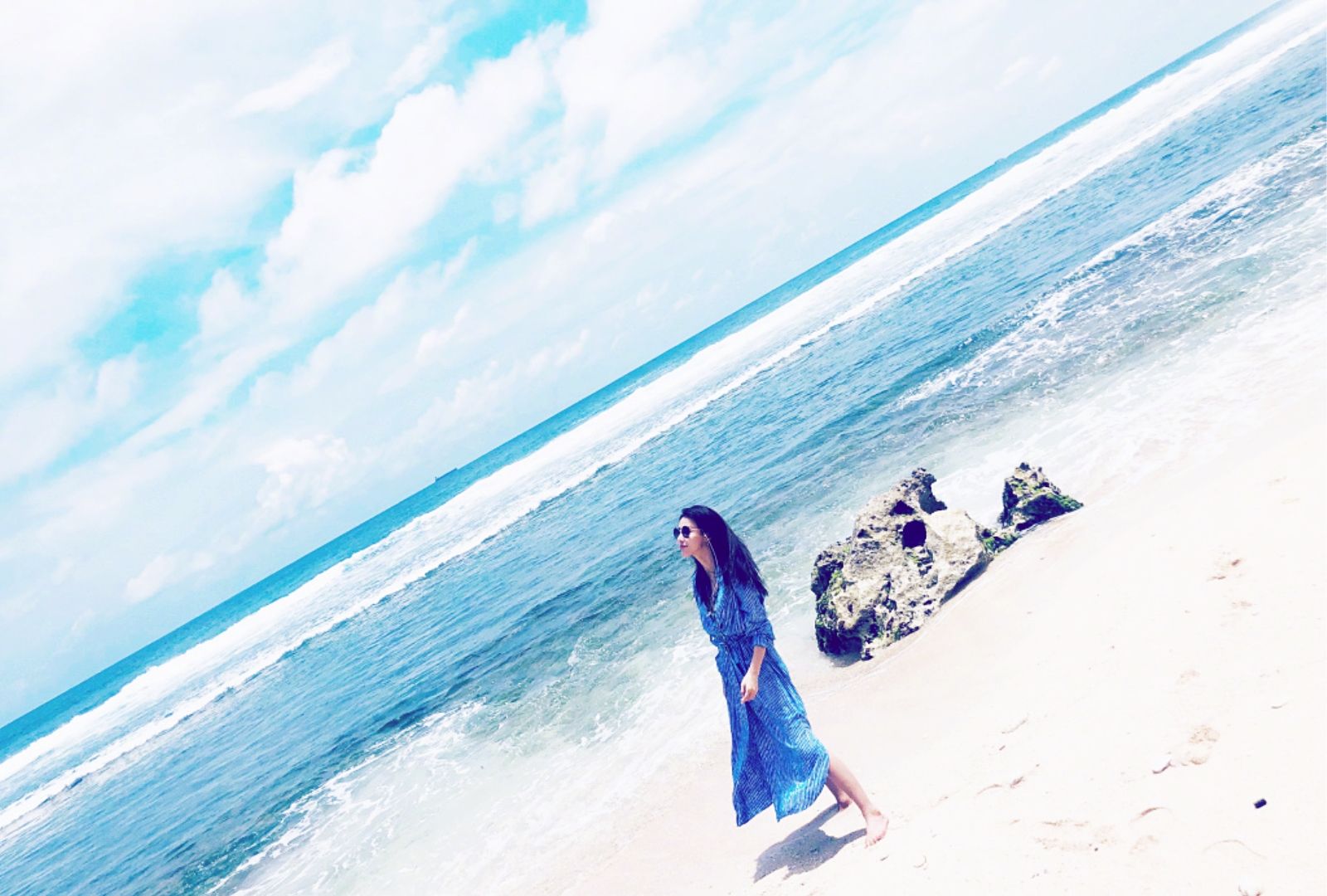 贾青唯美写真海滩照很有仙女气质壁纸级别的水平太唯美了