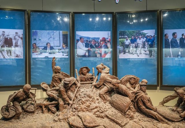 黄河博物馆,位于郑州市紫荆山路,向人们展示了黄河母亲河的历史