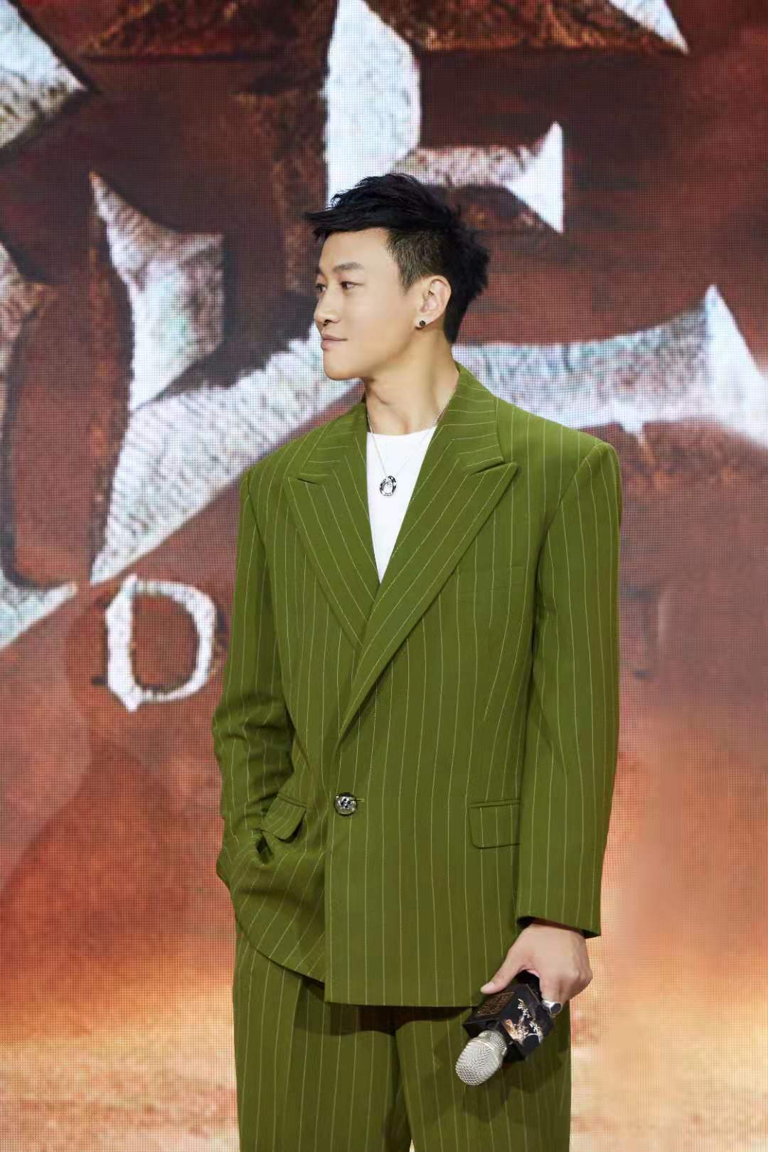 电影征途举办上海发布会何润东为戏化身拼命三郎