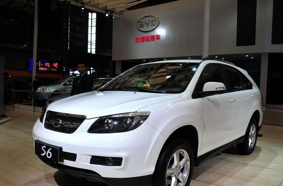 比亚迪s6高效又实用,增加驾驶乐趣,畅享舒适的感觉-新浪汽车