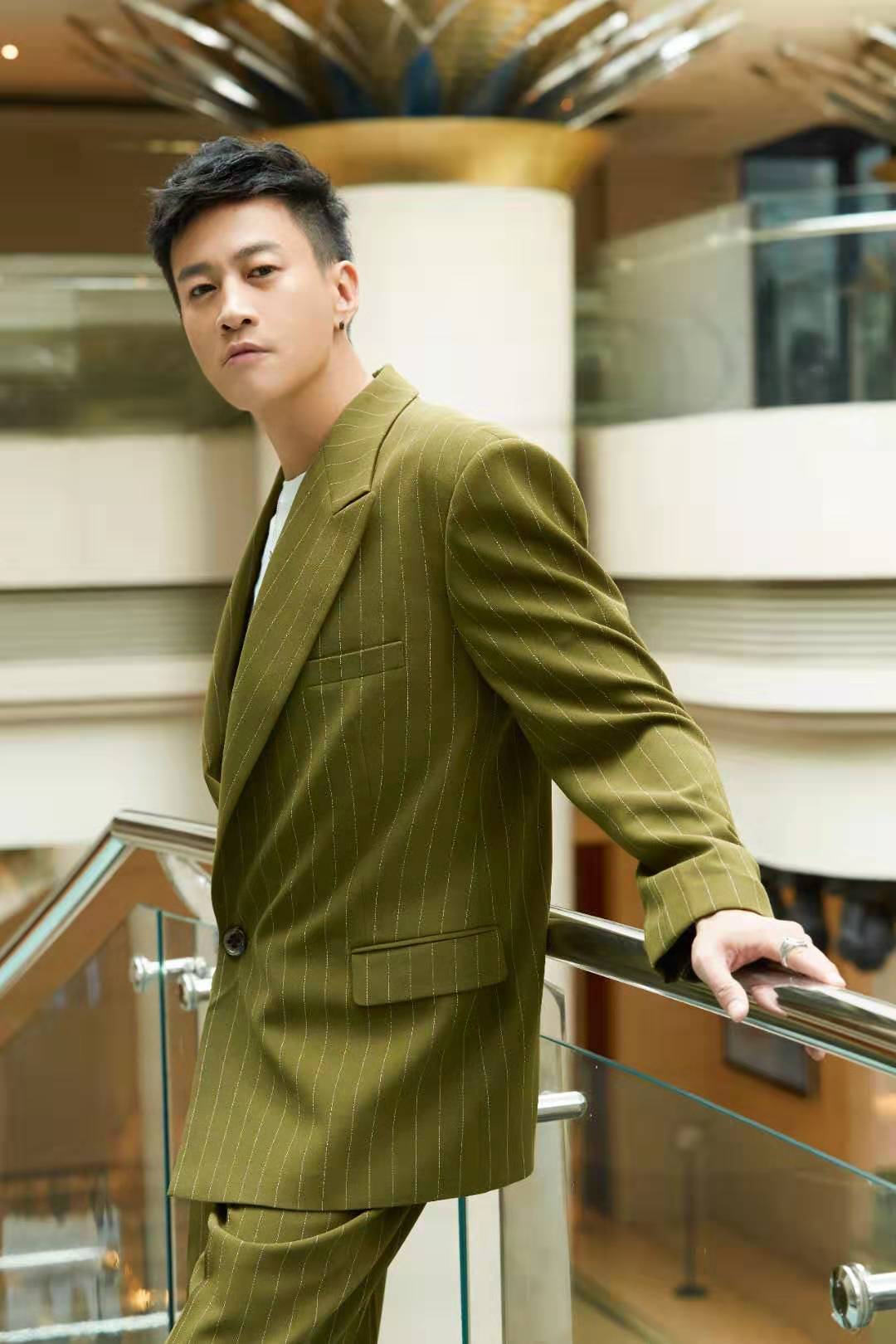 电影《征途》举办上海发布会 何润东为戏化身"拼命三郎"