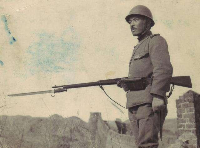 日本鬼子拼刺刀之前,会退出枪里的子弹吗?别再被电视剧骗了