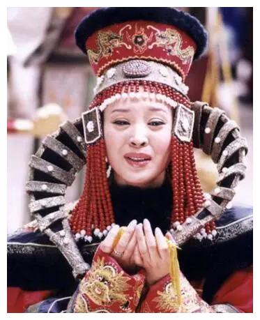 朱艺丹饰演索尼朱艺丹是国家一级演员,塑造了张作霖,吕老寿,诺基老人