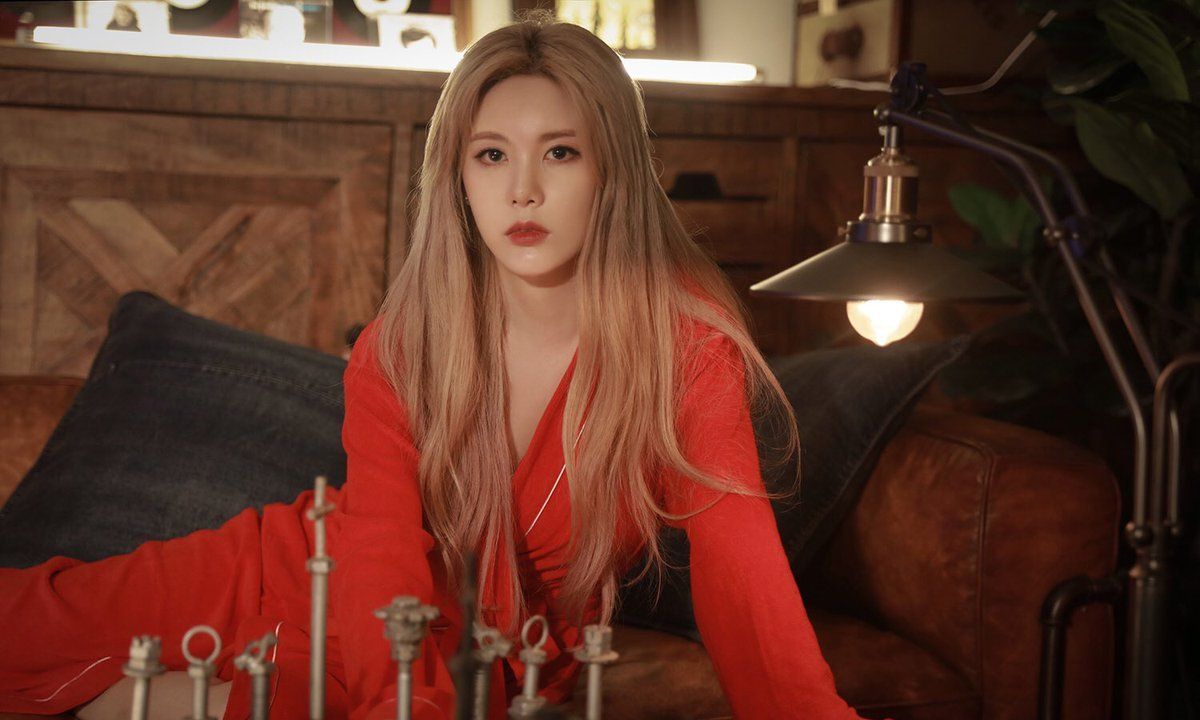 睡前美女图鉴:居丽