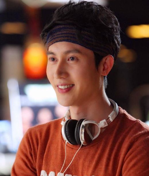 王龙华最不舍得删的4张照片,最后一张是多少人的壁纸啊!