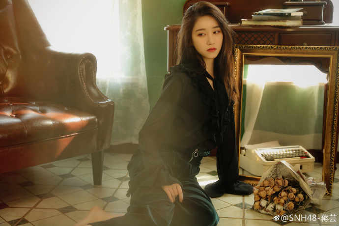 偶像女团snh48-蒋芸美少女迷人写真美照_高清图集_新浪网