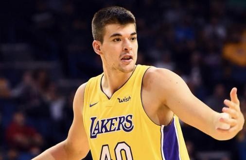 2米16的大中锋, 再这样下去就被nba淘汰|湖人|中锋|祖巴茨_新浪新闻