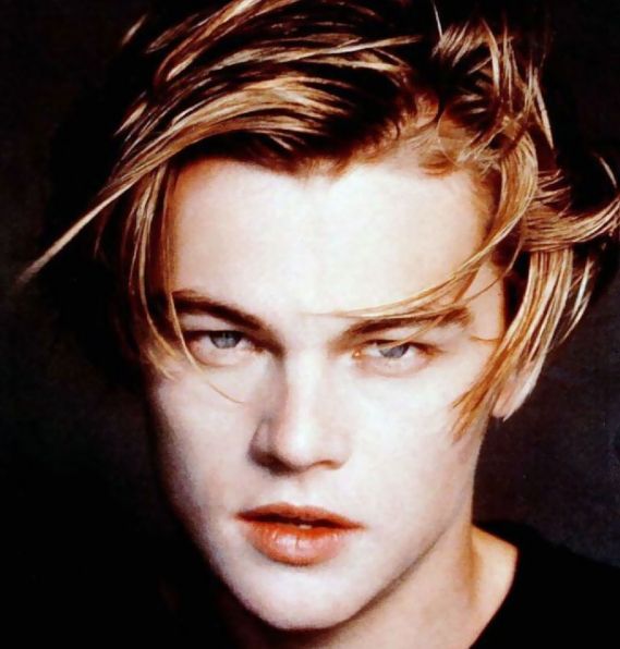 用颜值惊艳了世界却玩起了水枪莱昂纳多年轻时的帅照合集