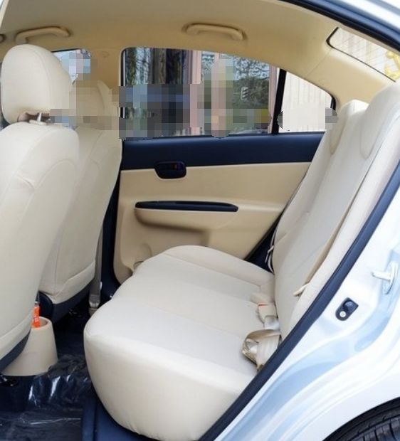 北京现代雅绅特,外观既即好看又时尚,让人非常的喜欢!