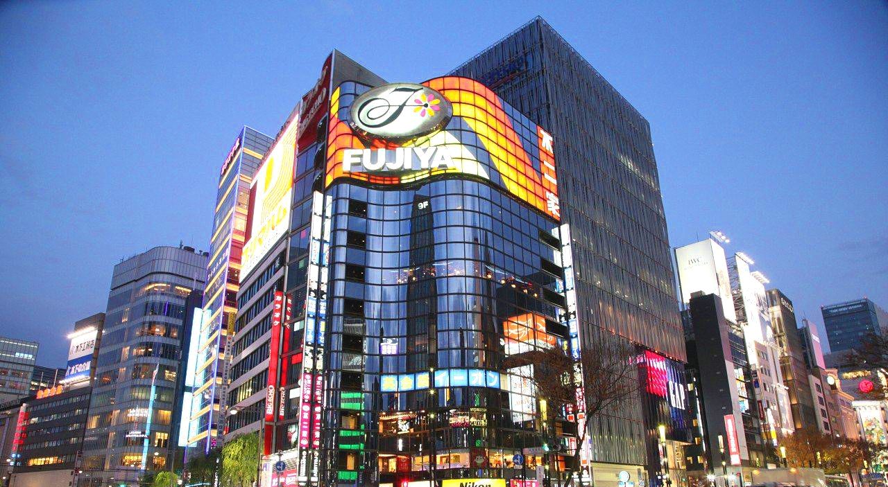 银座:东京最著名的商业区,聚集了界大牌商店,真是购物的天堂!