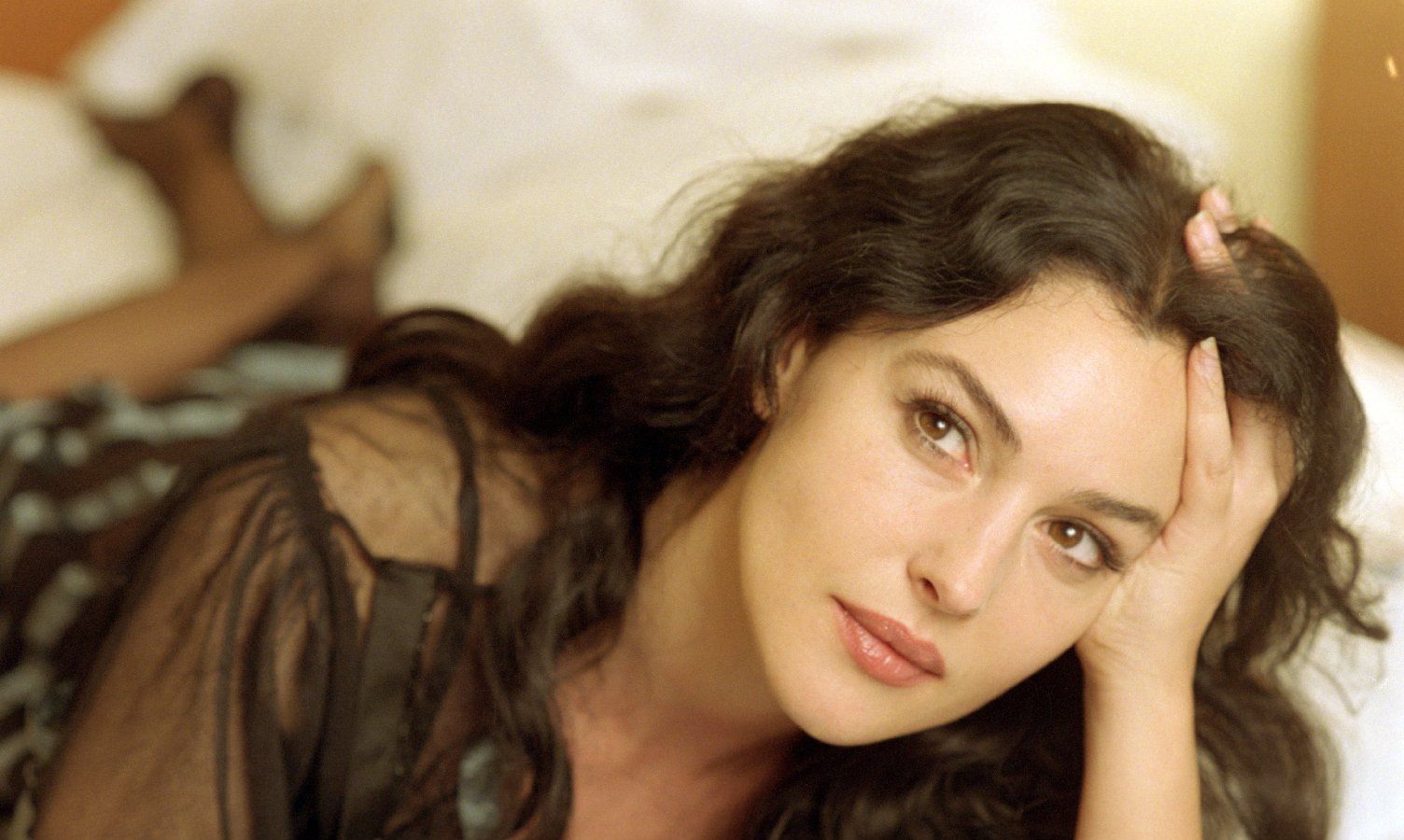 全球女神莫妮卡年轻时迷倒众生如今风韵犹存