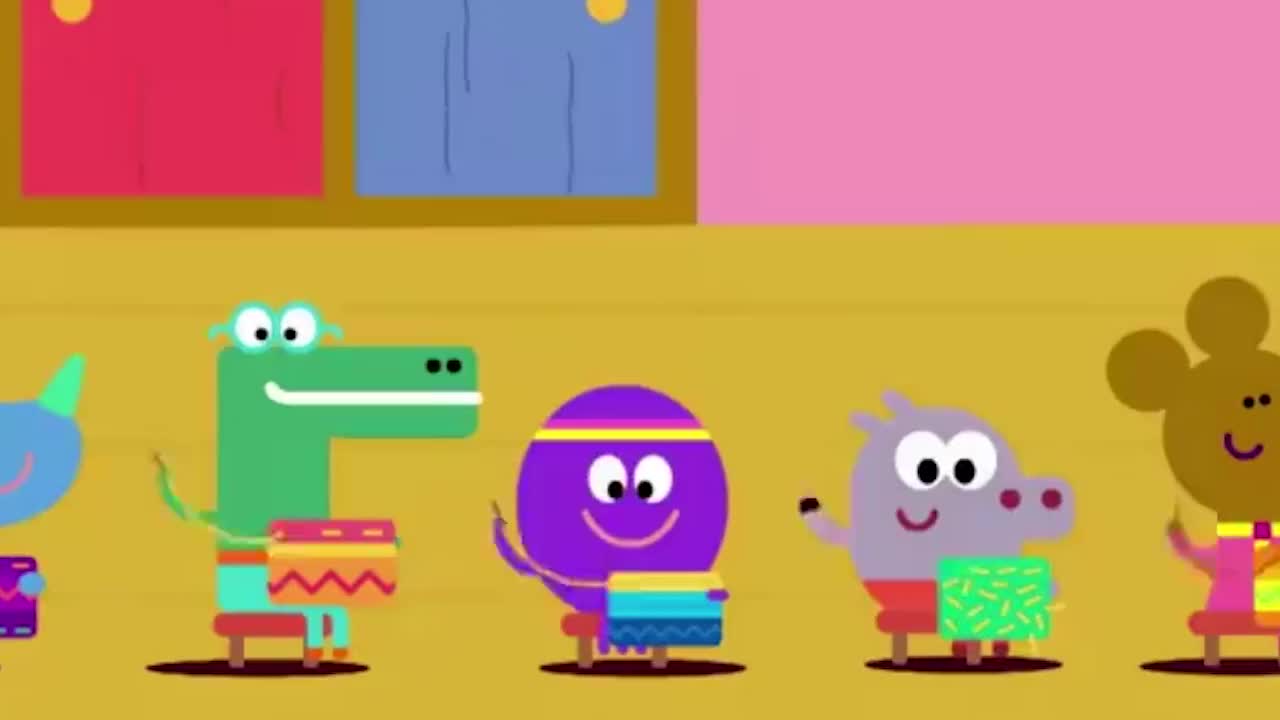 嗨道奇 小朋友们缝了自己的披风还把阿奇的披风也补