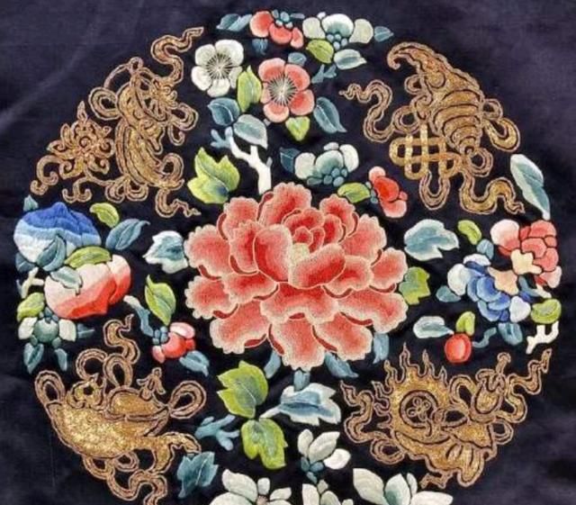 中华纹样之团花纹:风靡于清代贵族间,女子服饰美学的登峰造极_高清
