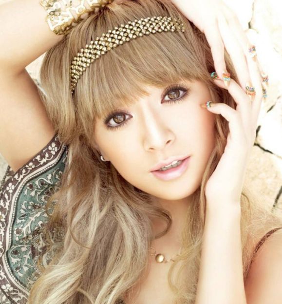 早期出席活动的滨崎步干练短发造型亮相带来强大魅力