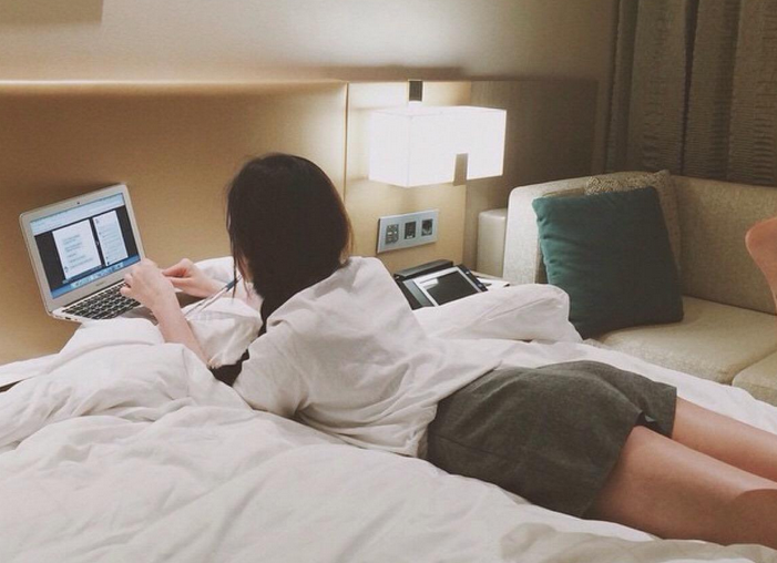 深夜入住酒店的女生服务员大部分丝毫不给好脸色其这个原因是