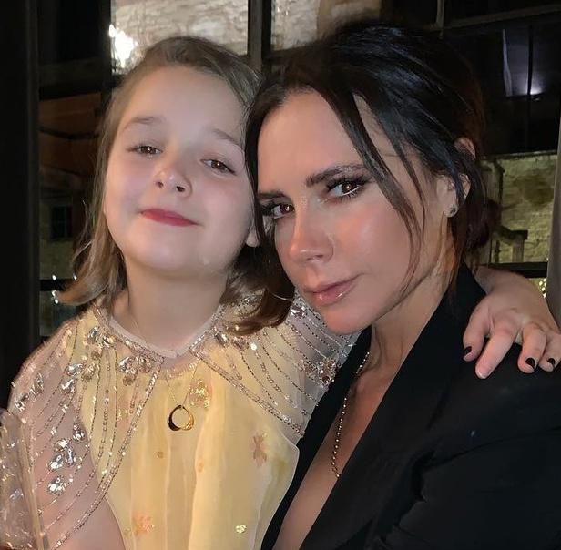 还记得?肉嘟嘟的小七曾吐舌头萌化全世界,如今已向漂亮趋势发展