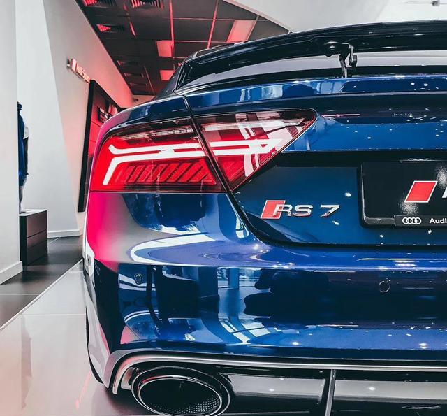 西装暴徒奥迪rs7