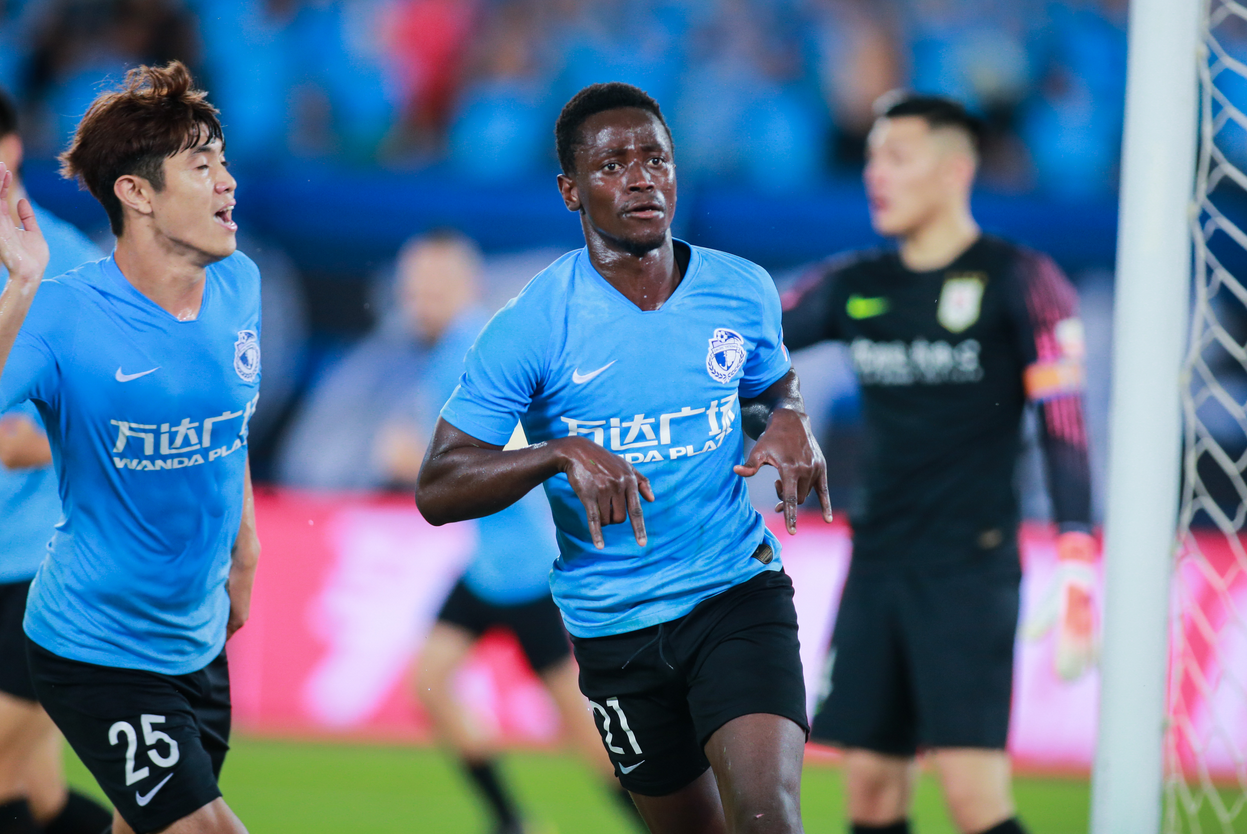 博阿滕制胜球鲁能3进球被吹 大连一方1-0双杀鲁能