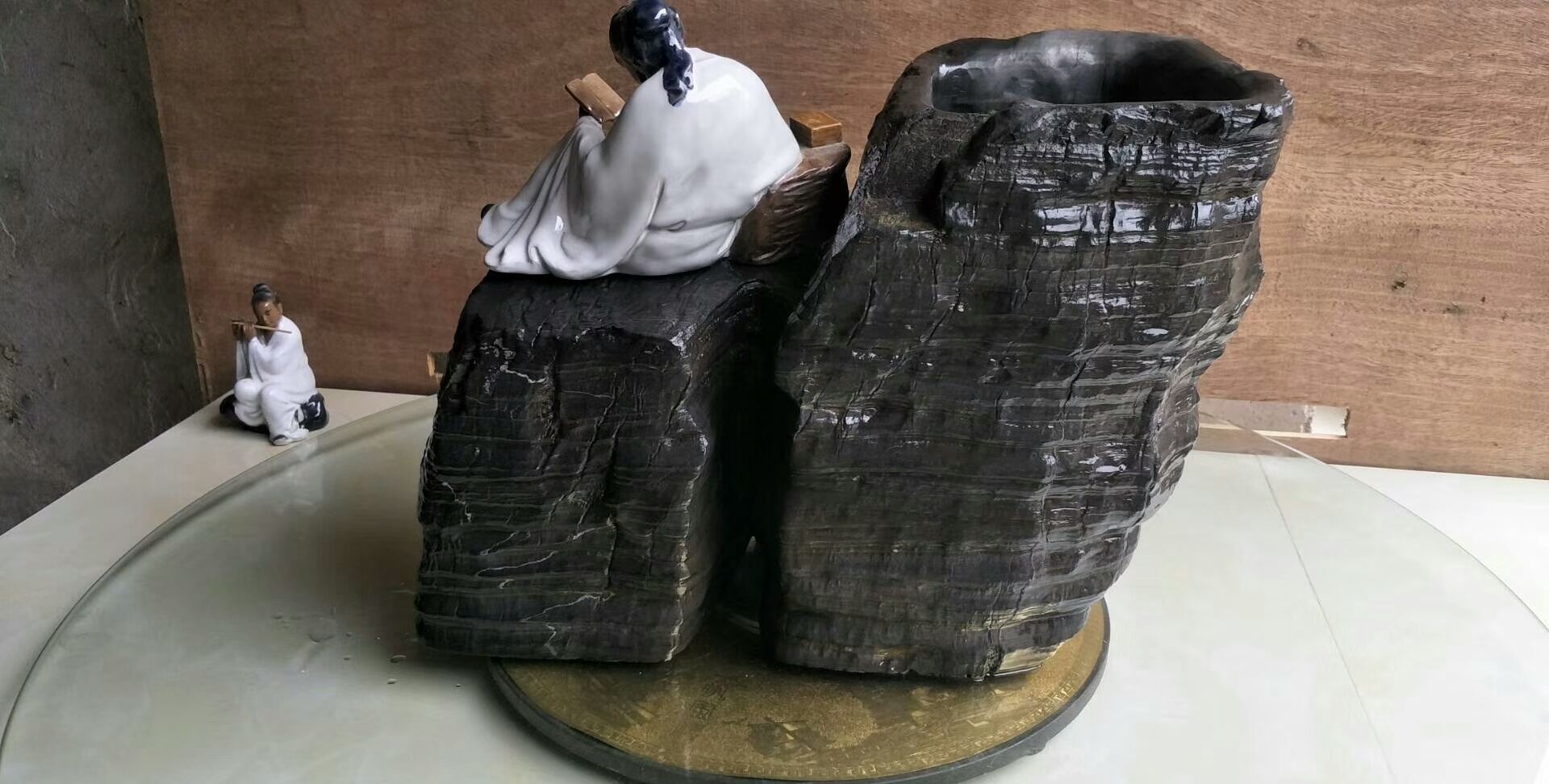 墨石的神奇作用 墨石公园与黄金价格的关系