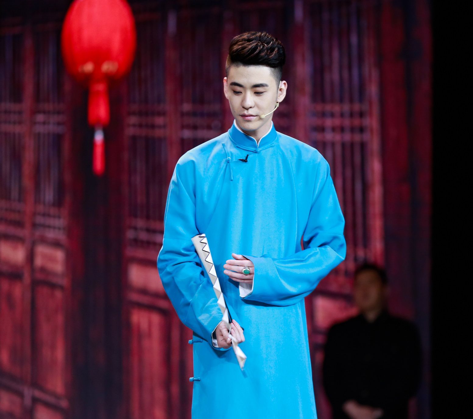 七彩少年张云雷每个颜色的衣服都帅其中穿这个颜色最好看