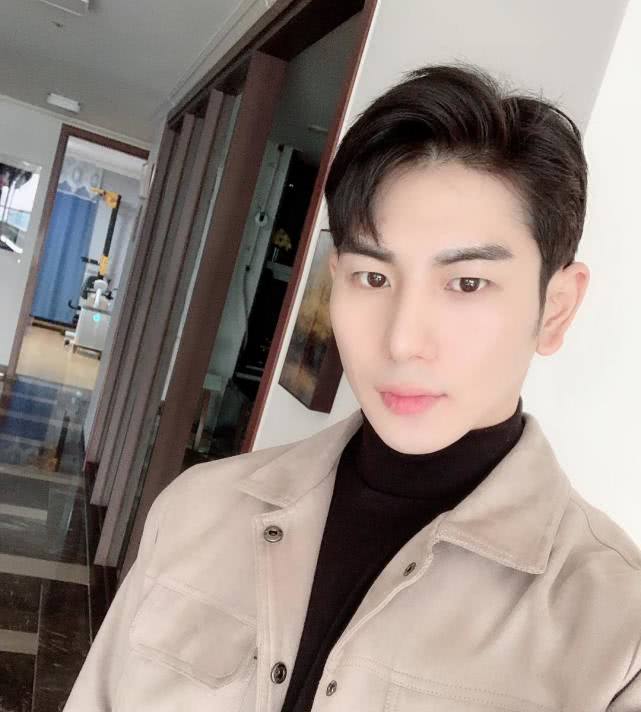 为健身小伙辞掉工作, 6个月肌肉虬结, 网友开玩