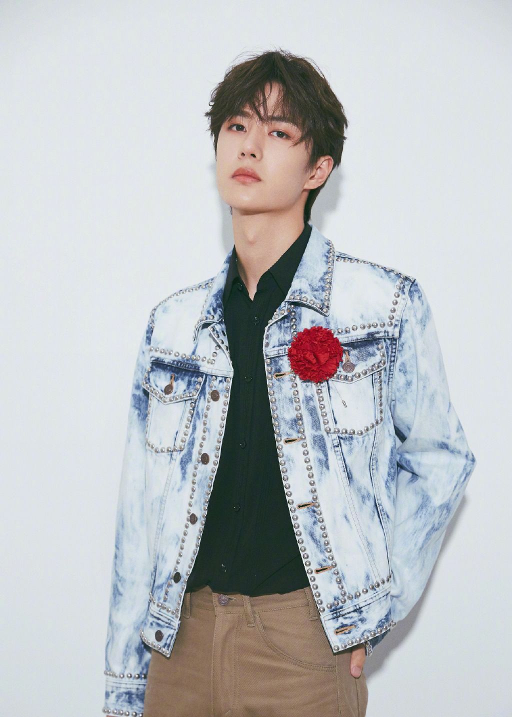 帅哥王一博时尚美图_高清图集_新浪网