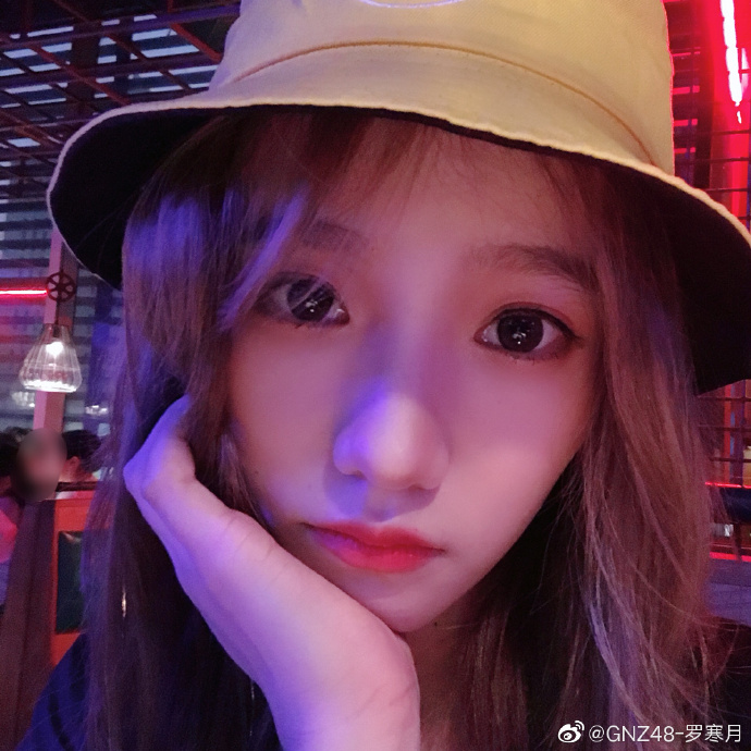 偶像女团gnz48罗寒月自拍写真美照欣赏