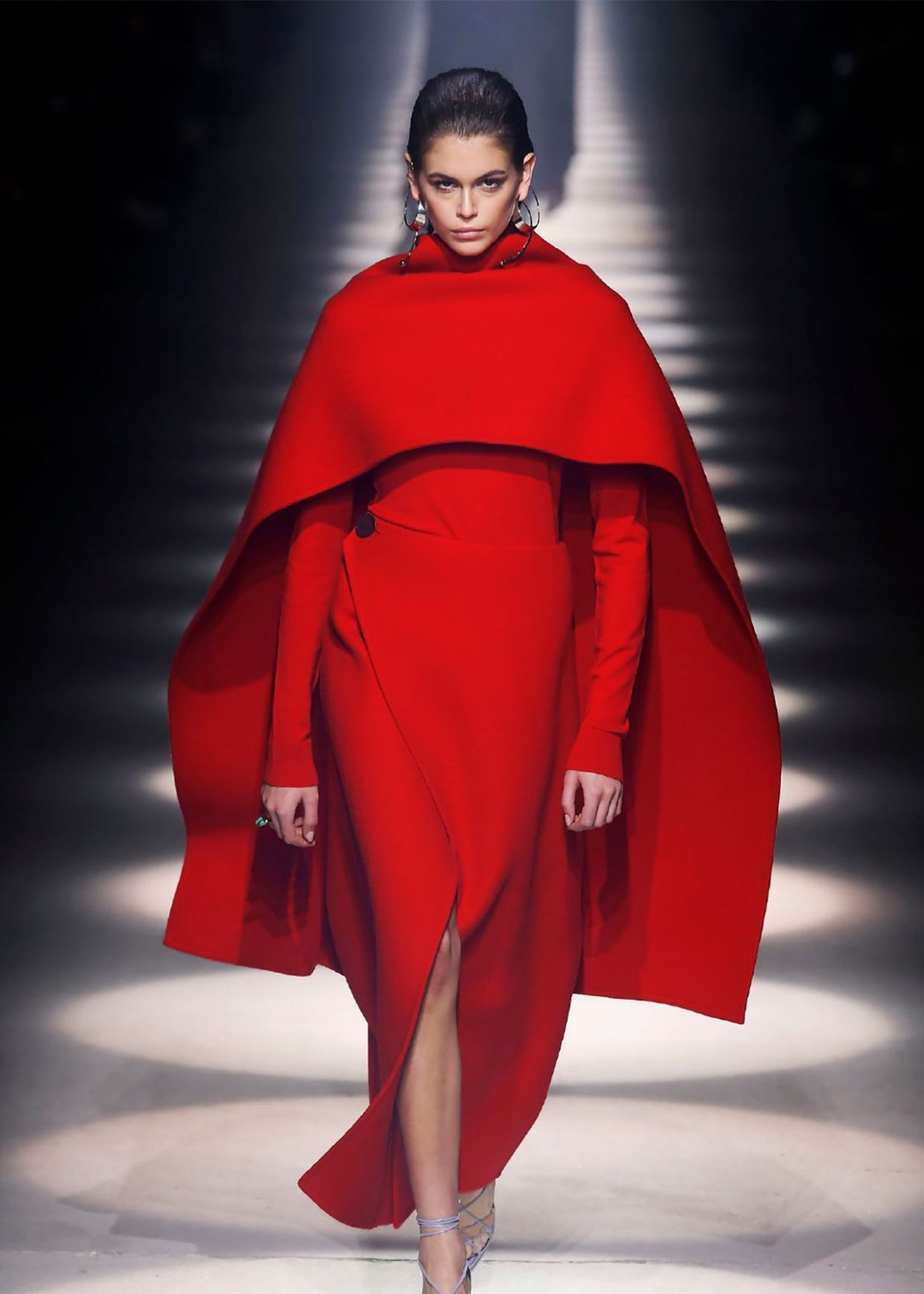 超模kaia gerber凯雅·杰柏,巴黎时装周t台走秀风尚现场