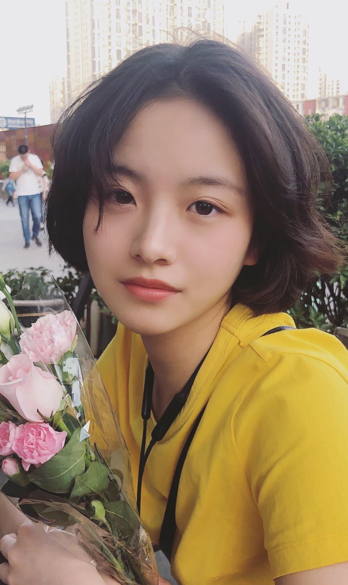 李庚希:一个爱笑的清纯女孩