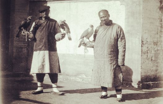 抽烟喝酒,逛街遛鸟,这就是晚清八旗子弟的"潇洒"生活!