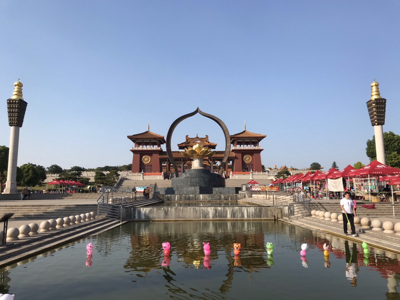 游览 江苏省 徐州市 蟠桃山佛教文化景区 宝莲寺