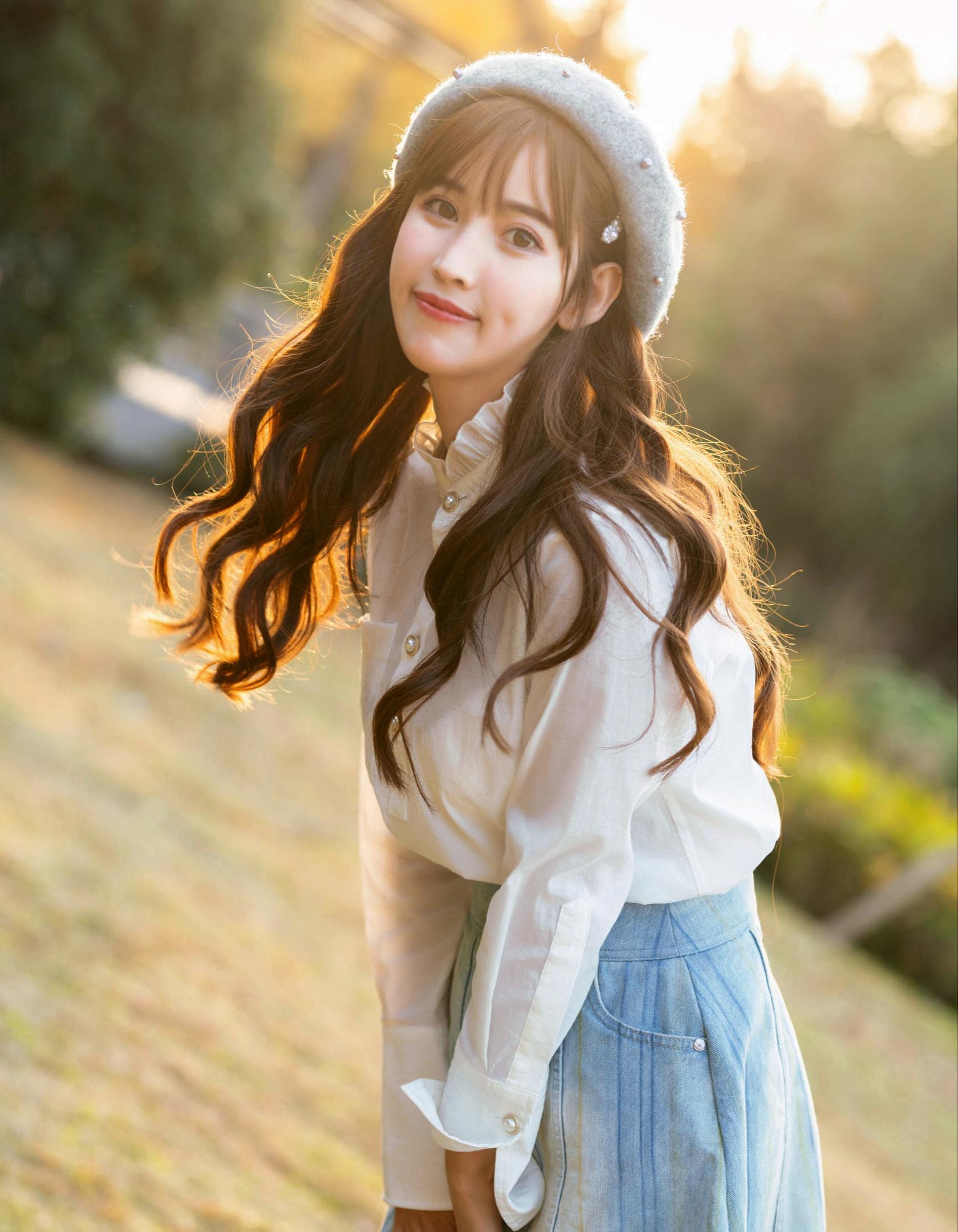 春天气息阳光美景下的唯美青涩女孩|帽子|姑娘|可爱_新浪新闻