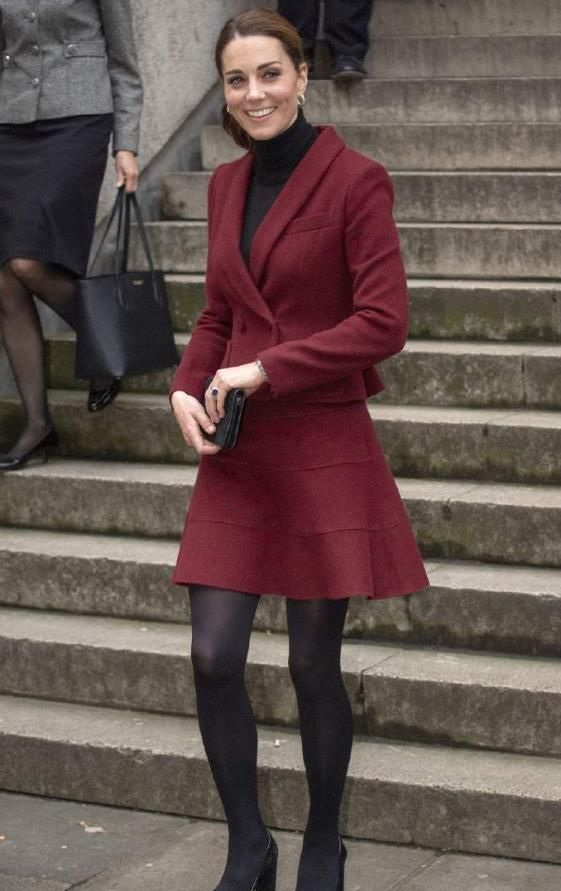 凯特王妃冬日换上丝袜大秀身材,纤细双腿成焦点