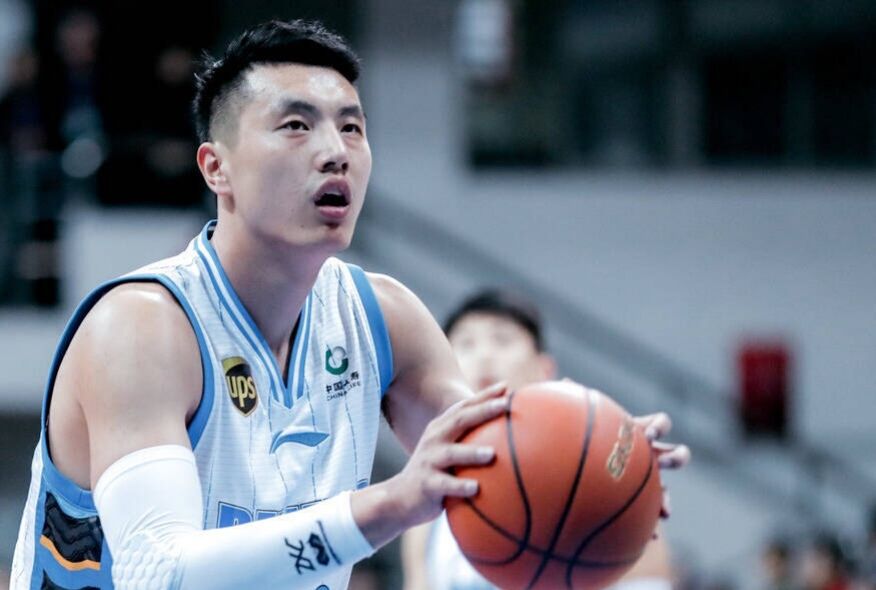 翟晓川不仅身体素质好而且三分命中率也高