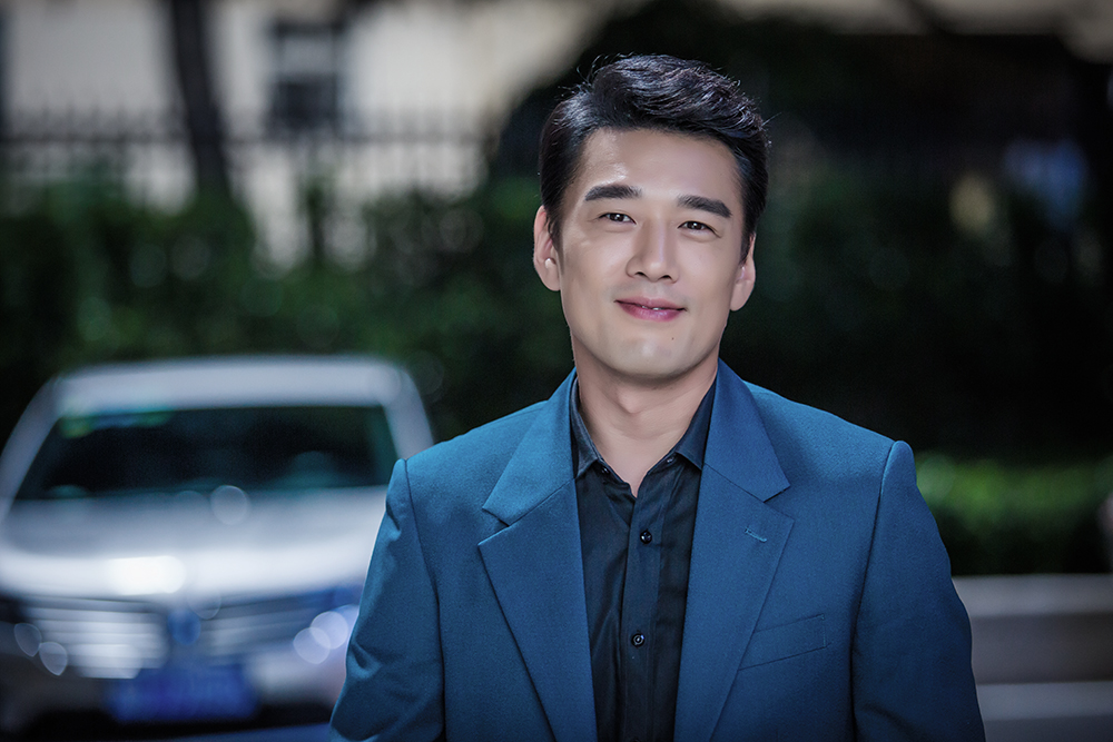 《爱是欢乐的源泉》今晚开播 王耀庆身陷女人的战争求"拯救"