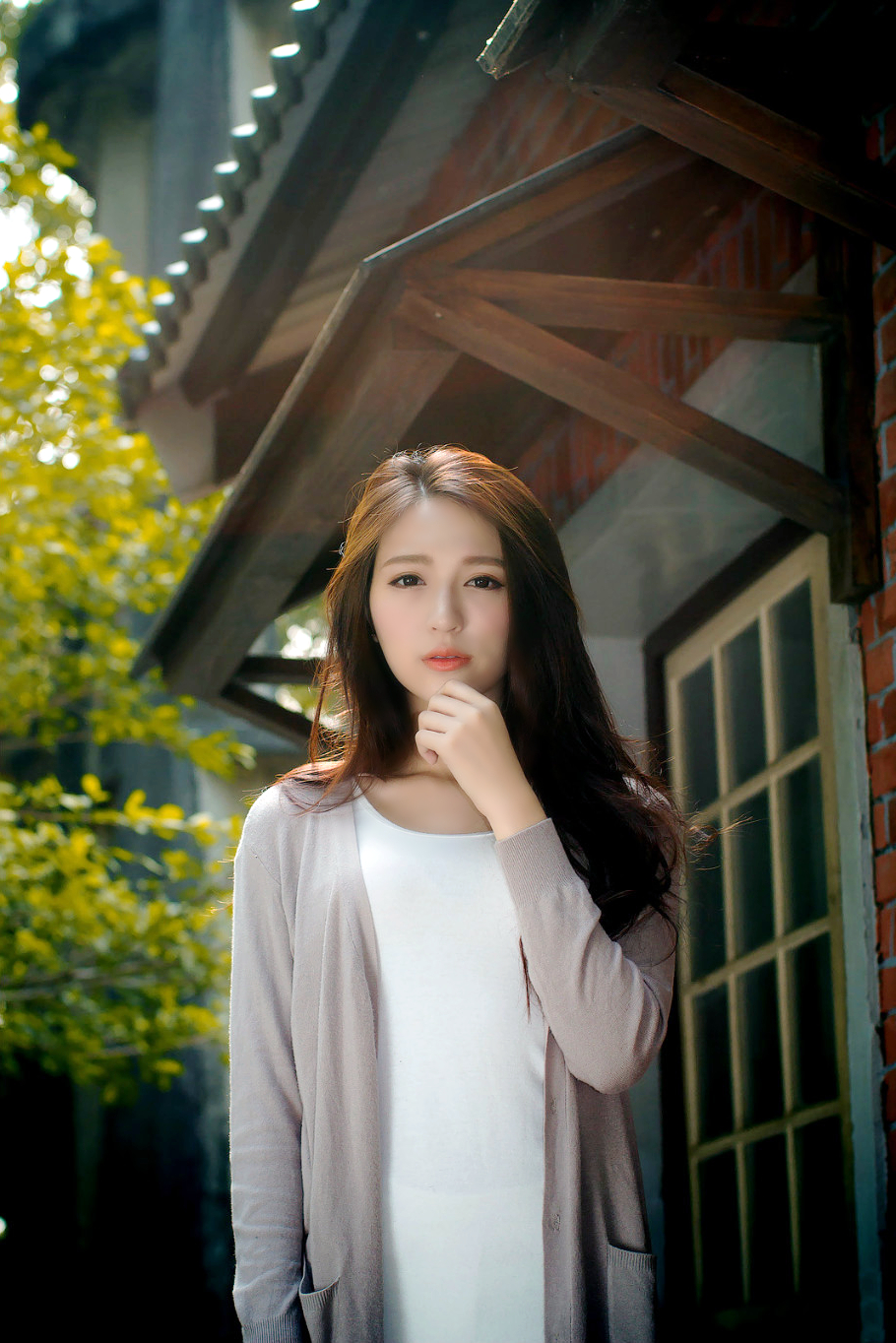 一缕阳光美景下的长发清秀丽姐|人像|可爱|摄影_新浪新闻