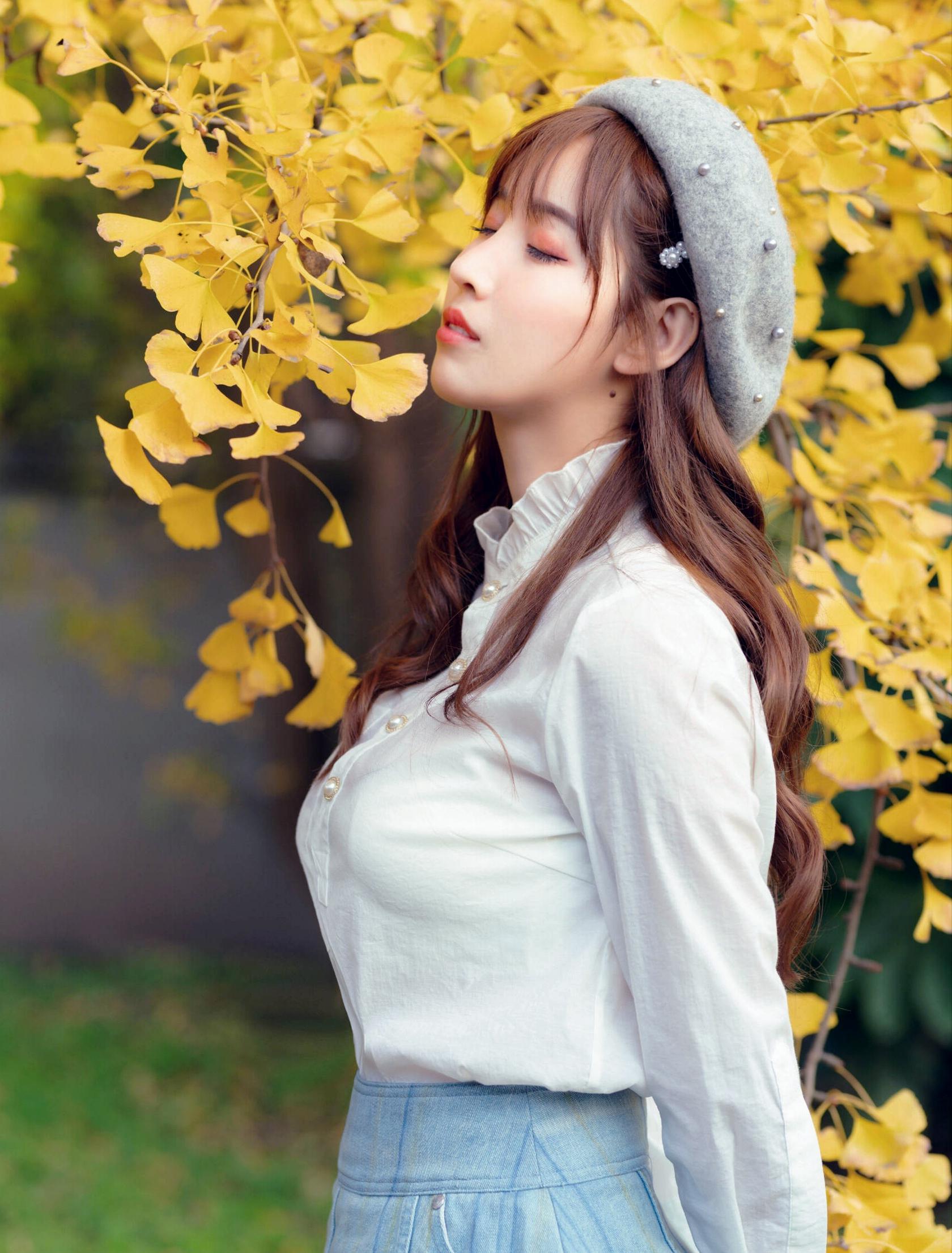 春天气息阳光美景下的唯美青涩女孩|帽子|姑娘|可爱_新浪新闻