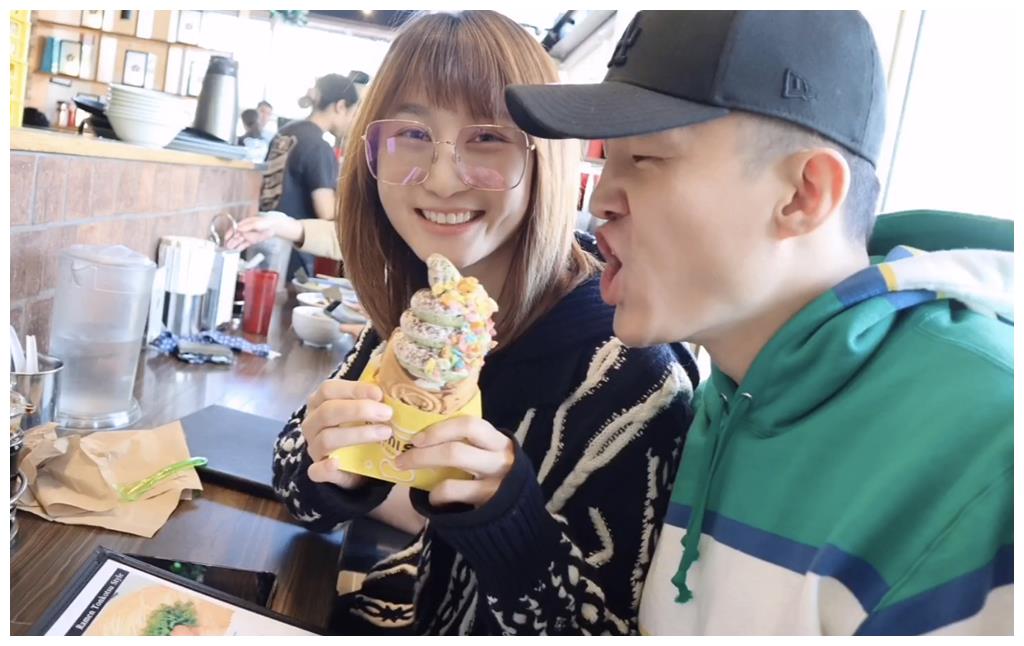 妻子颜值身材俱佳,赵睿的礼物很用心