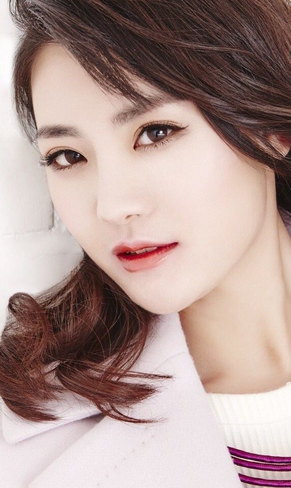 女神牟星小巧玲珑的五官少女气息十足