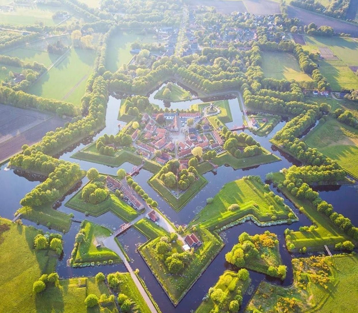 航拍荷兰富人小镇,你觉得好看吗?