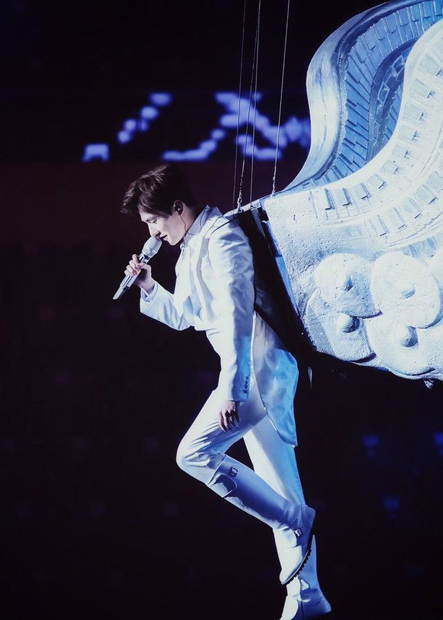 黄轩,罗云熙等三位学习过舞蹈的男星,举止优雅,气质出众!