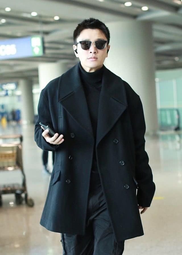 贾乃亮"大哥装"高调亮相,全黑look造型真霸气,不穿绿色!