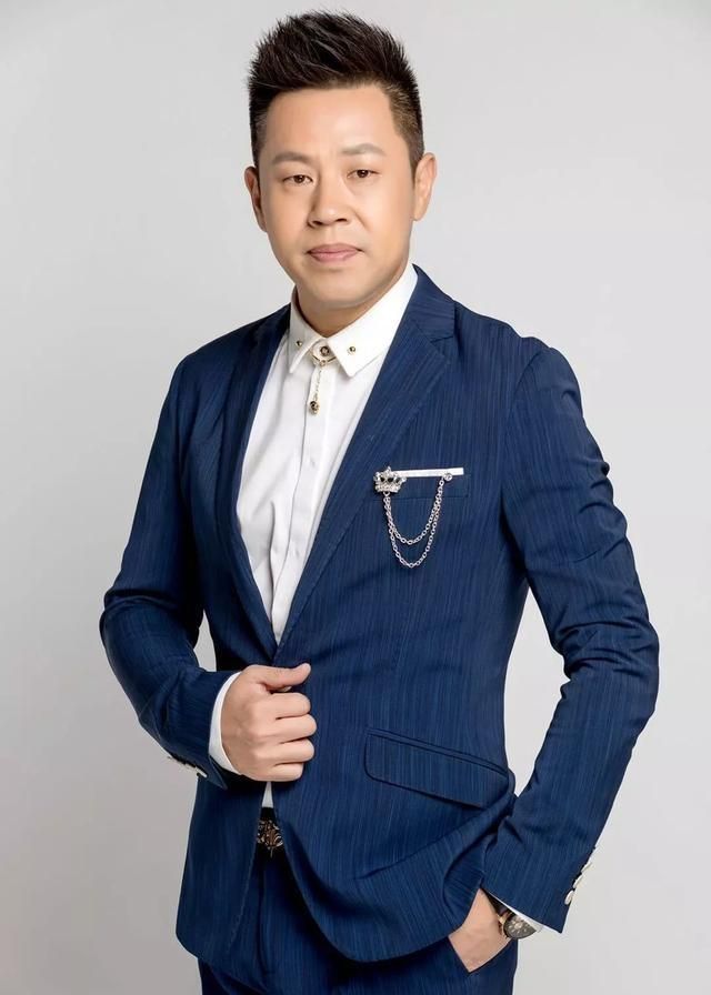 著名音乐唱作人闫寒为白衣战士献歌《天使姑娘》,你们是天下最美