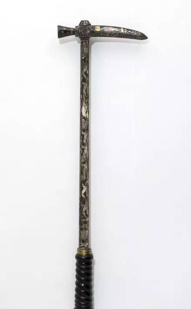 可硬汉可骚包战锤凭什么是在中世纪比刀剑更受欢迎的冷兵器